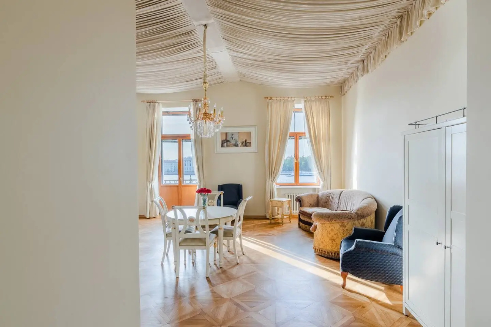 Апартаменты a.m. Rooms Neva Balcony (Angliyskaya Naberezhnaya)