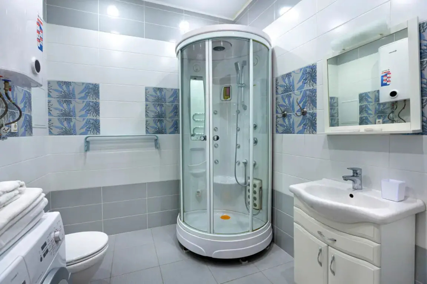 АПАРТАМЕНТЫ REHOME24 на 13 этаже с балконом