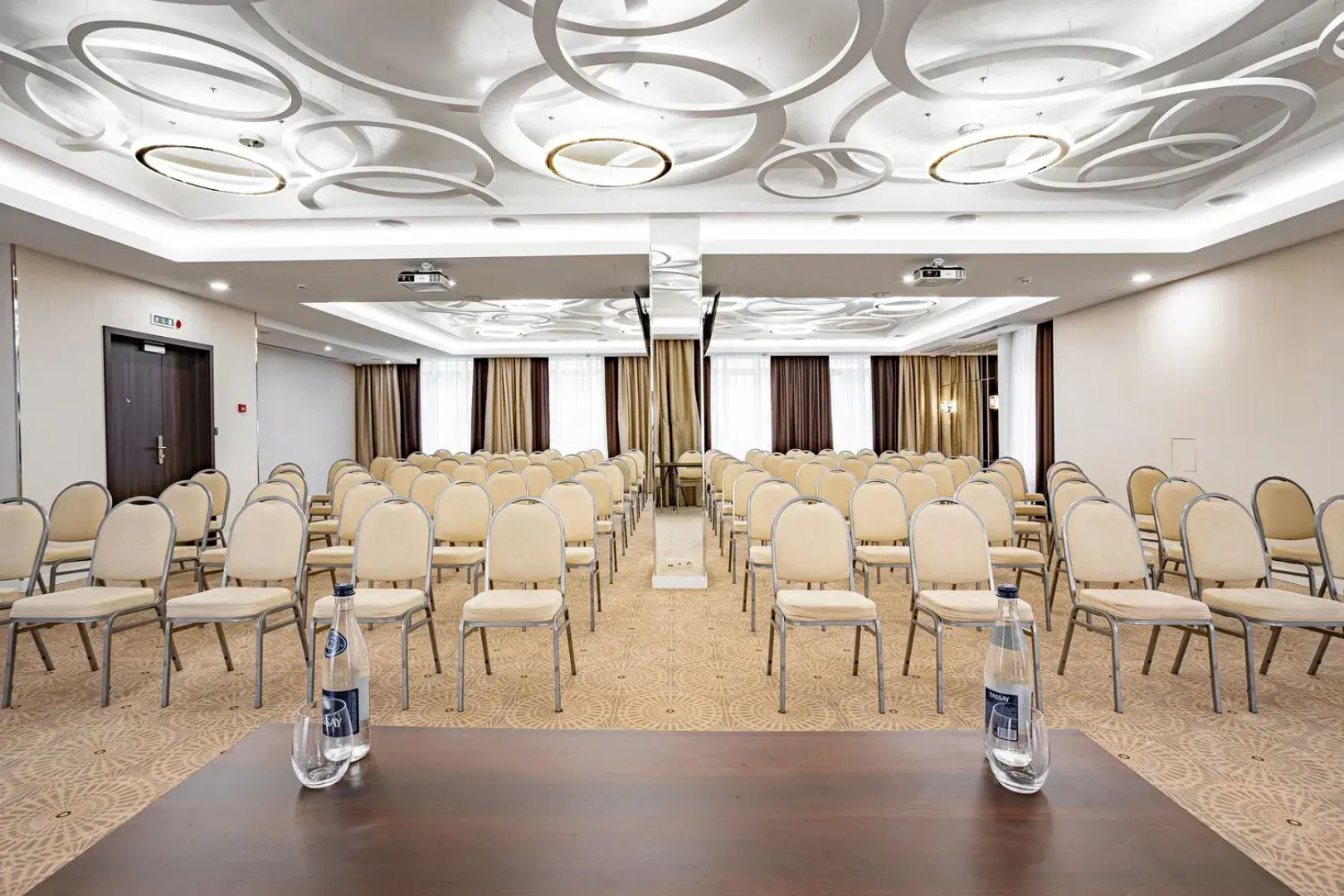 Апарт-Отель Ramada hotel&suites by Wyndham Novosibirsk Zhukovka