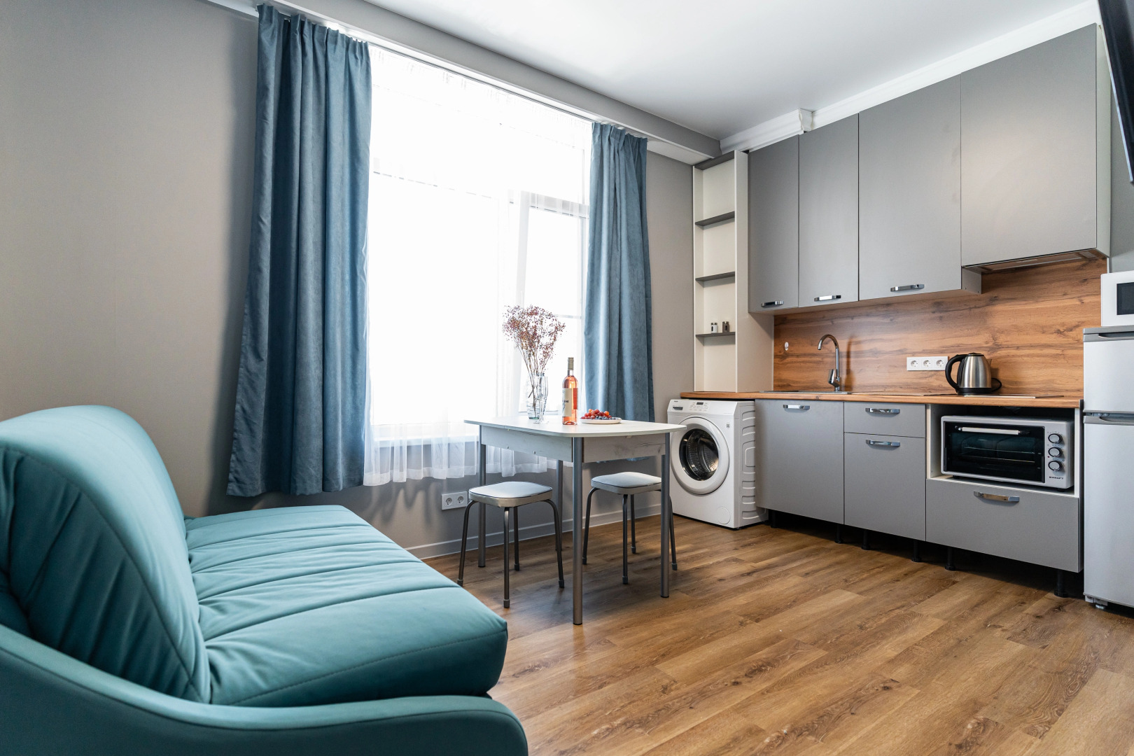 Апартаменты в Нoвоpоccийcкe c Дизaйнерcким Рeмoнтoм 1