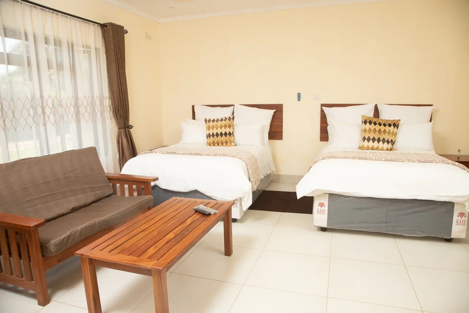 Отель Khayalethu Garden Lodges