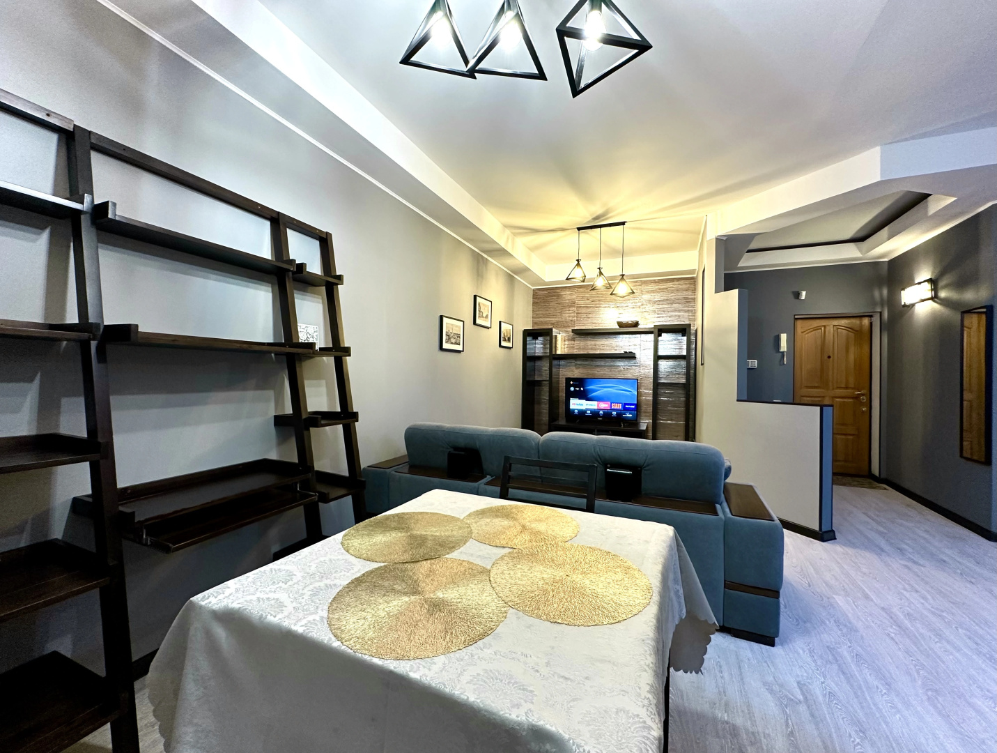 Квартира 2-комнатная Cтудия Yarapartments на Первомайской 19