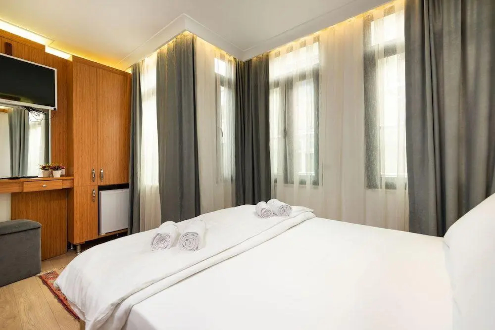 Seven Rooms Oldcity Hotel