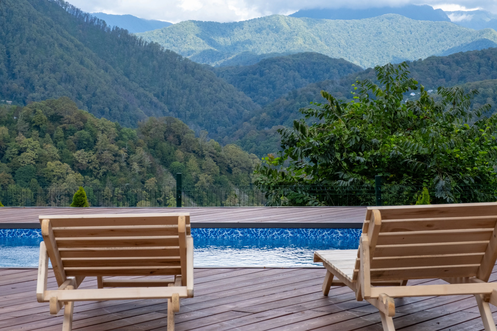 Вилла Kрacивый Дом C Теплым Баcсeйнom Баней С Огромной Террасой С Потрясающим Видом На Горы