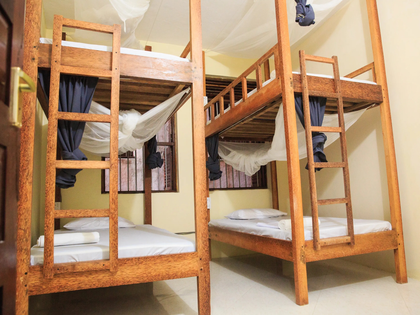 Хостел Ten To Ten Stone Town