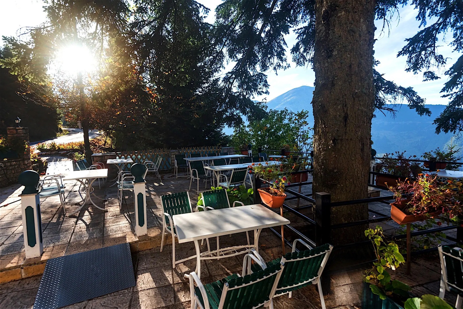 Отель Koutsikouris