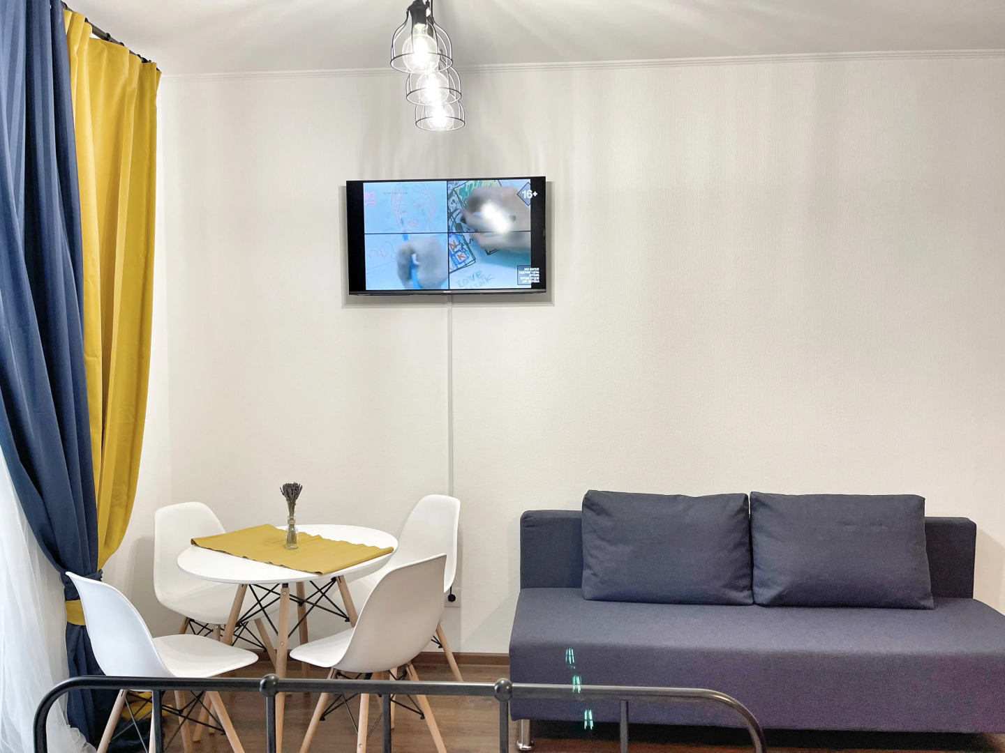 Квартира Loft Studio on Komendantskiy