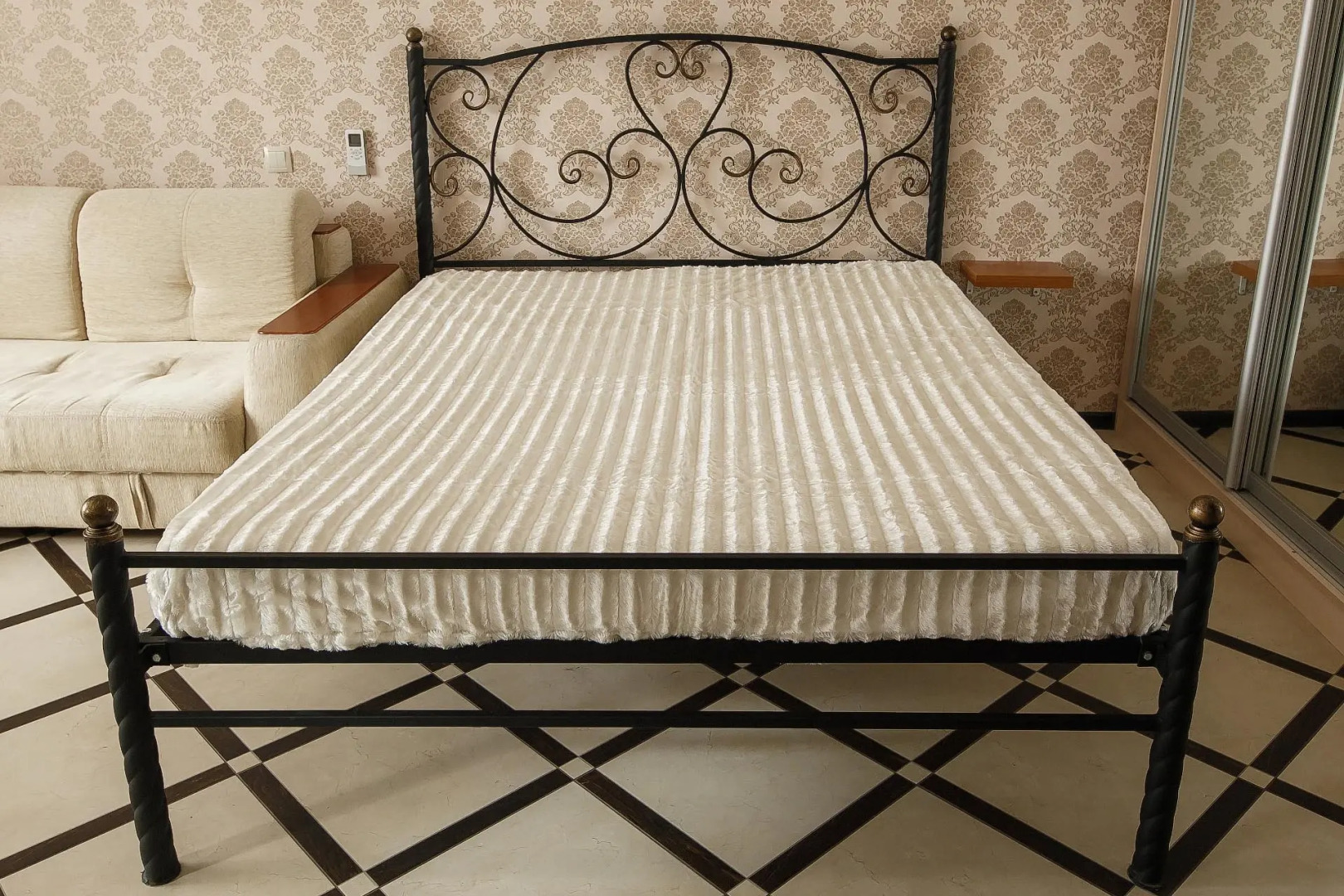 Апартаменты на Ухтомского 8