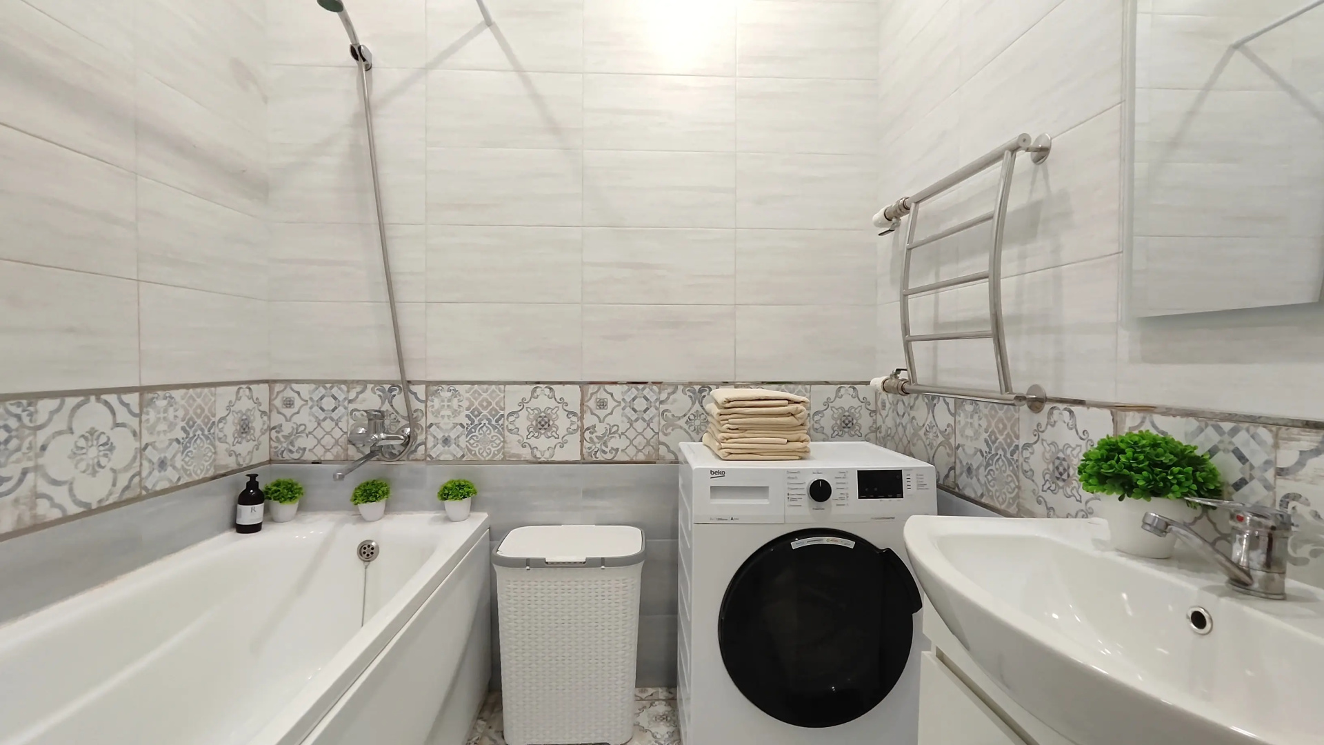 Апартаменты Panda Home с видом на мост влюблённых
