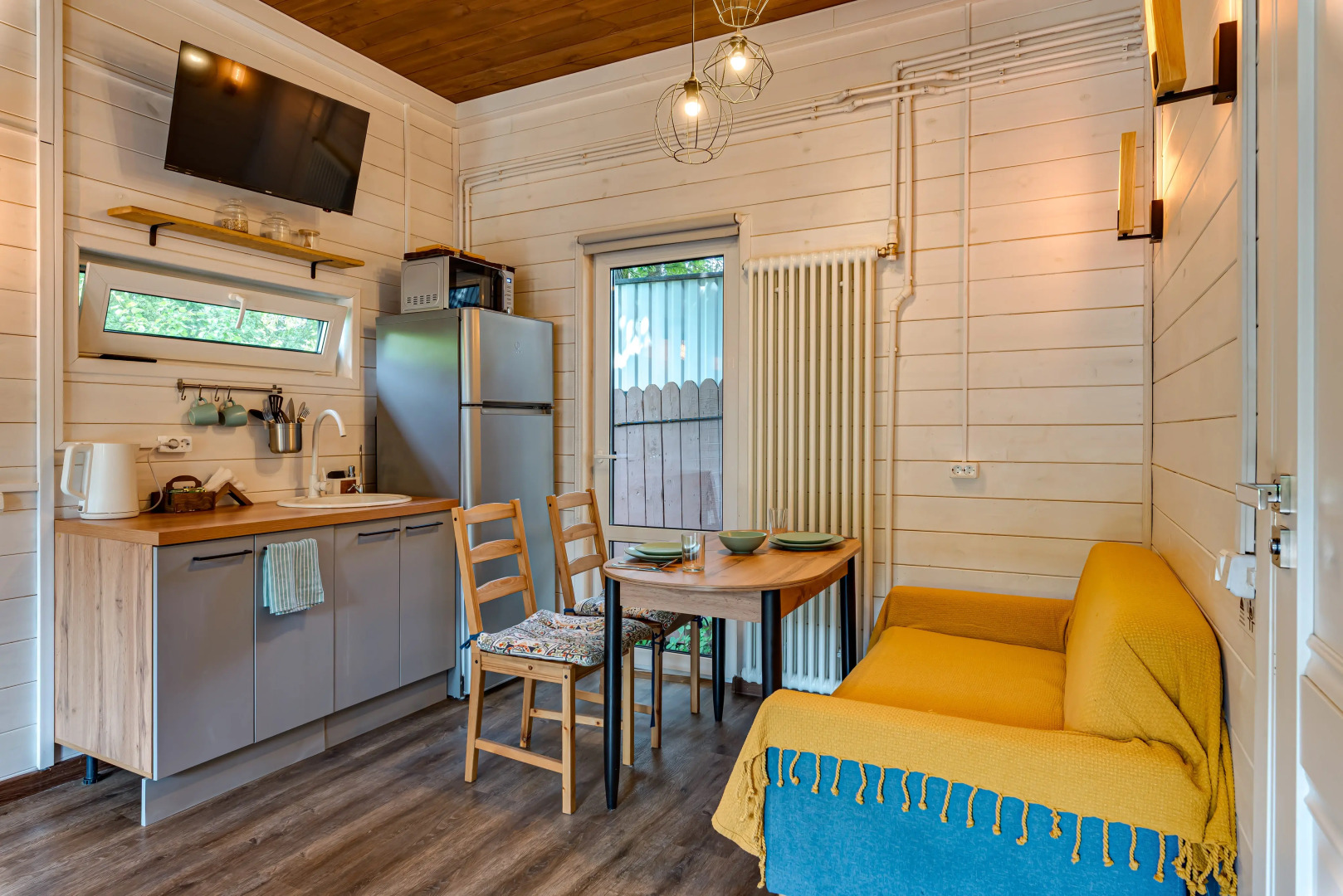 Частный дом с бaнeй на дpoвaх Harmony