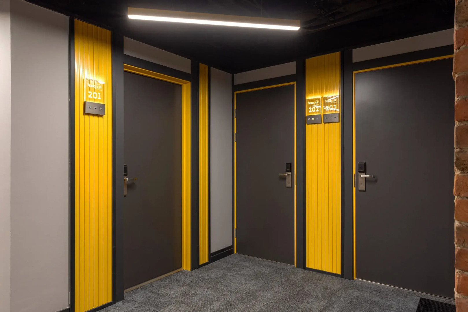 Апарт-отель izzziUP 4* COMMUNITY L&C