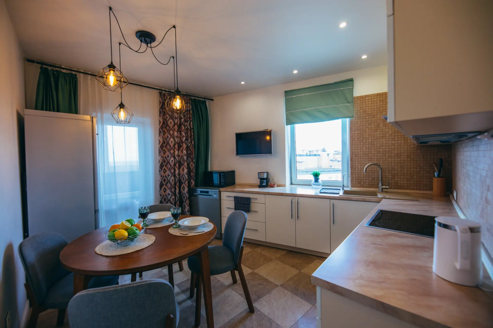 Квартира Двухкомнатная на 14 этаже