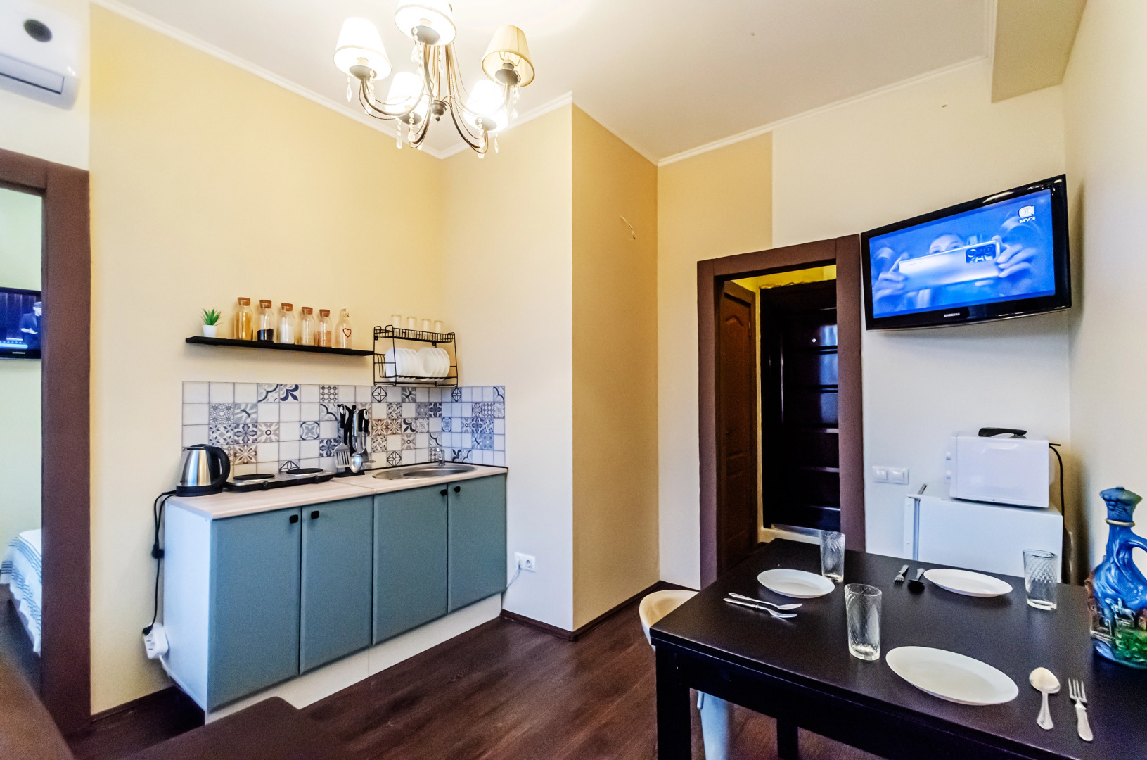 Апартаменты 1-к квартира (23) на Никитинской 108