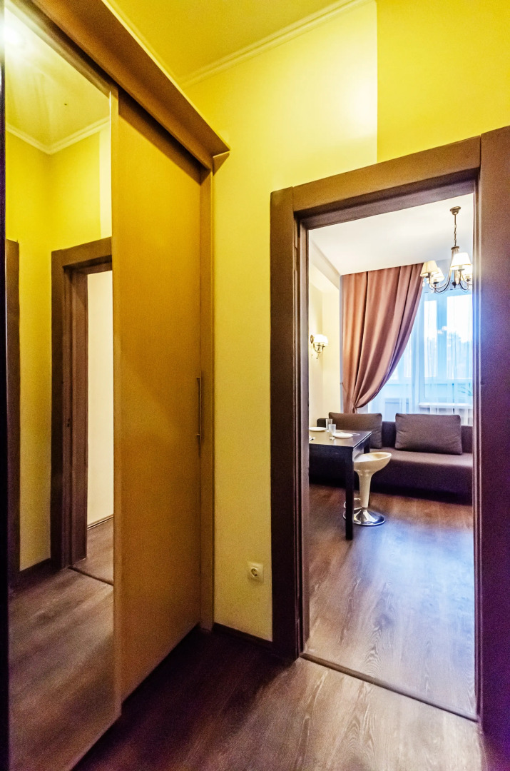 Апартаменты 1-к квартира (23) на Никитинской 108