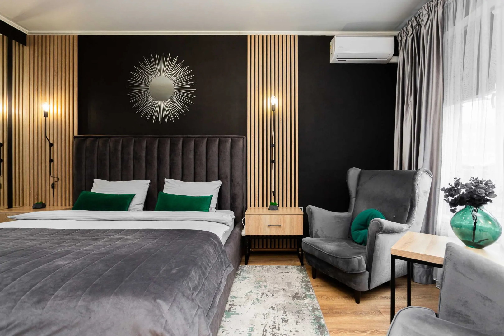 Квартира класса комфорт плюс с видом на реку в центре Рыбной деревни, остров Канта