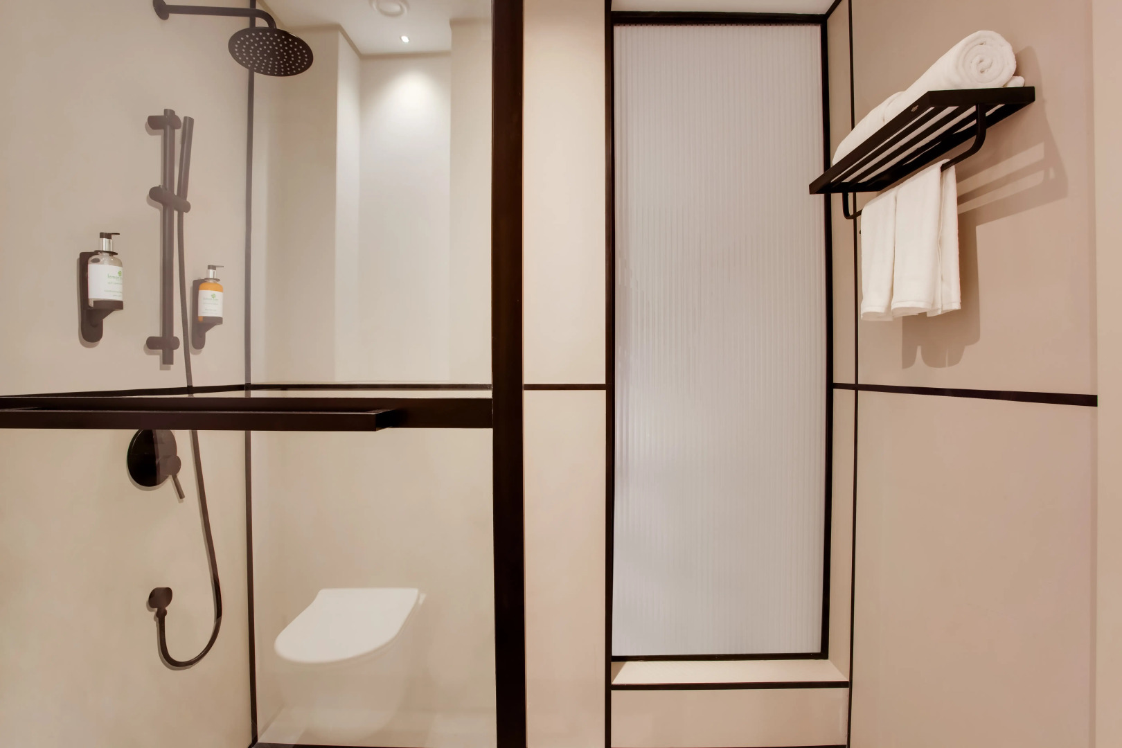 Отель Lemon Tree Hotel Jumeirah Dubai