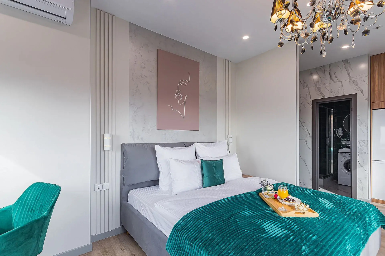 Апартаменты премиум класса в центре города с видом на мечту 1407-2