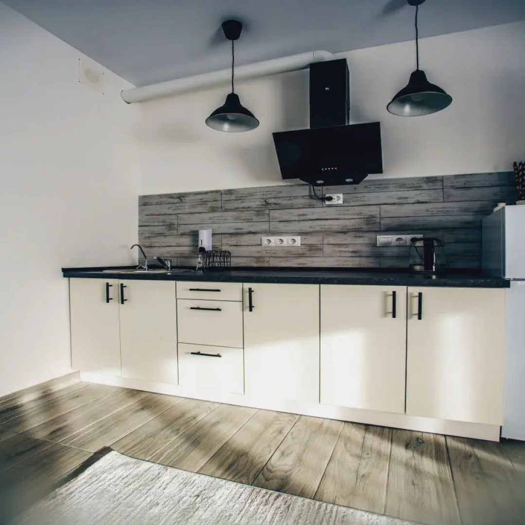 Частный дом за городом Монотель зелёный дом