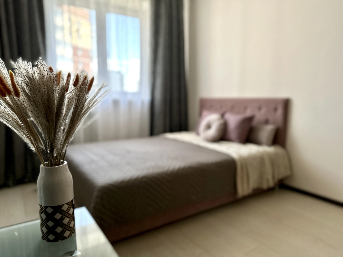 Сакура рядом ТЦ Кристалл