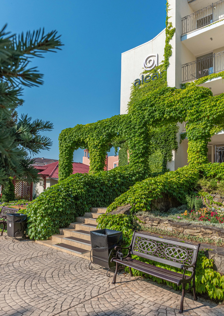 Курортный отель Alean Family Riviera