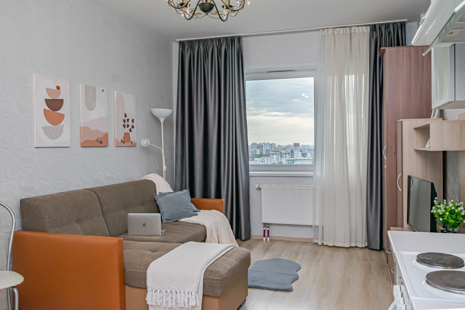 Апартаменты Cosmos Apart на Революции 48А (1)