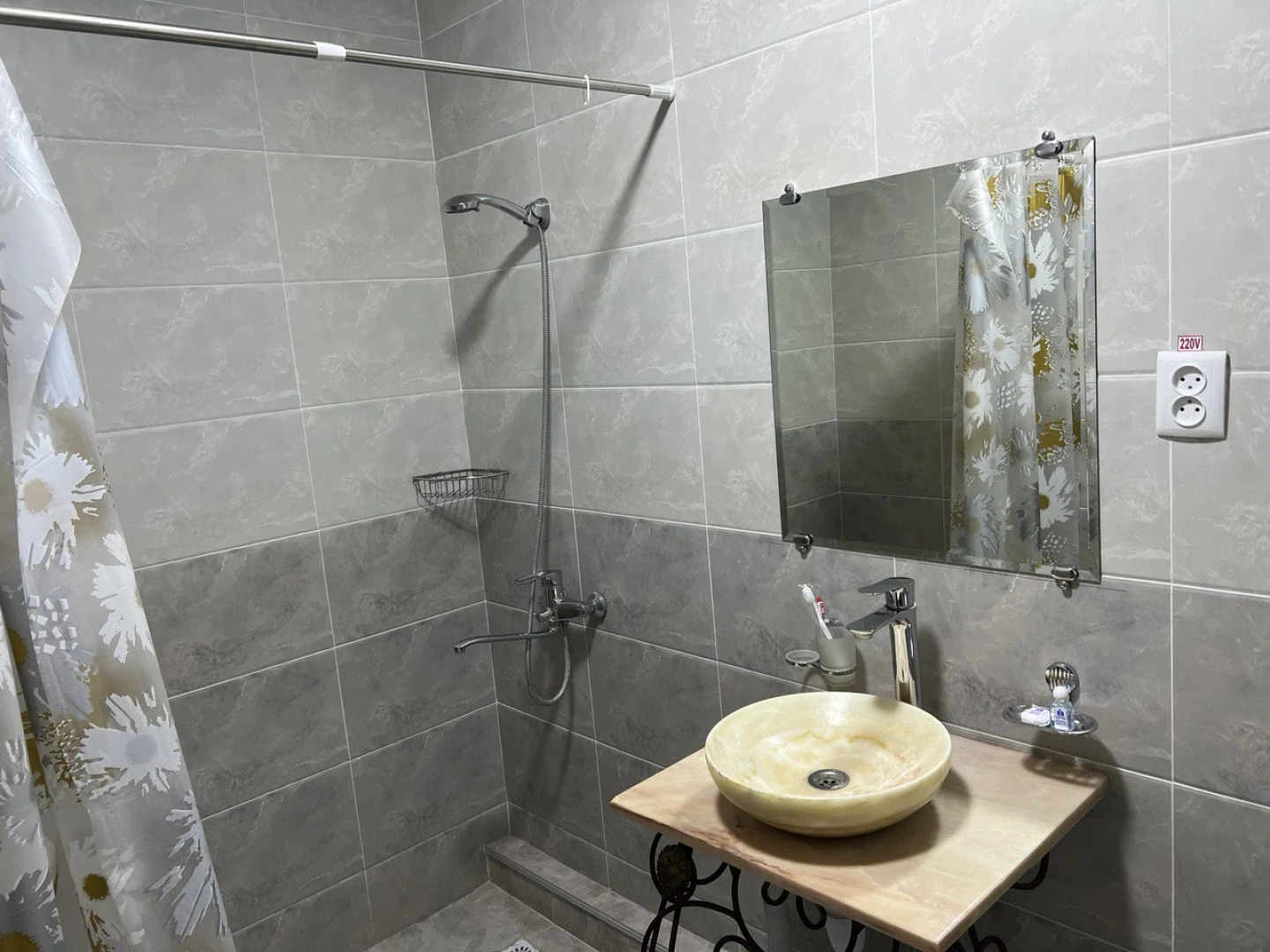 Отель Garden City