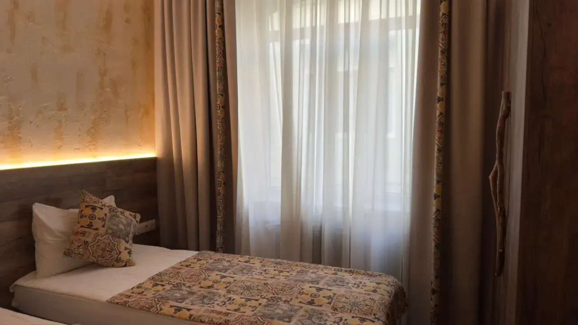 Отель Аниш