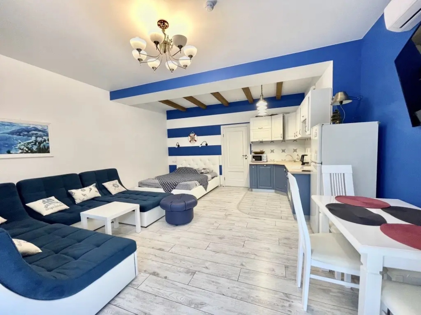 Апартаменты Статус в ГРК Зазеркалье 1