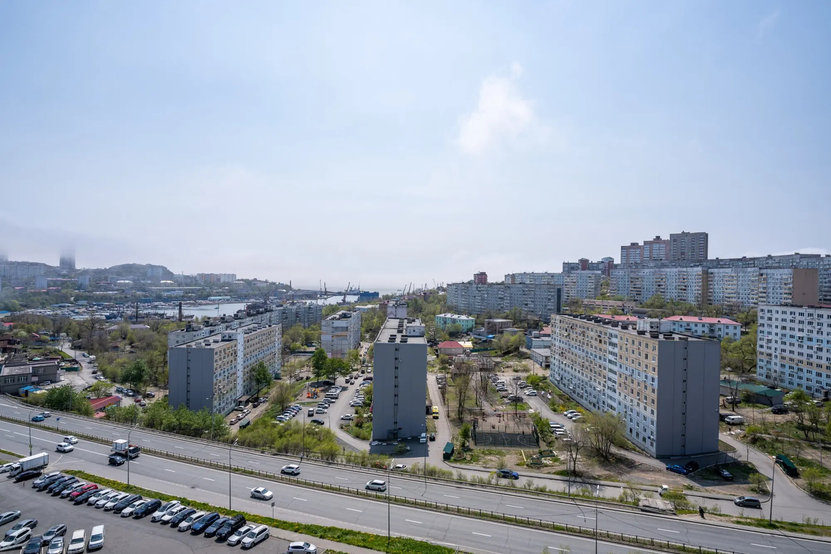 Апартаменты Мореон Просторные Рядом с Бухтой Золотой Рог