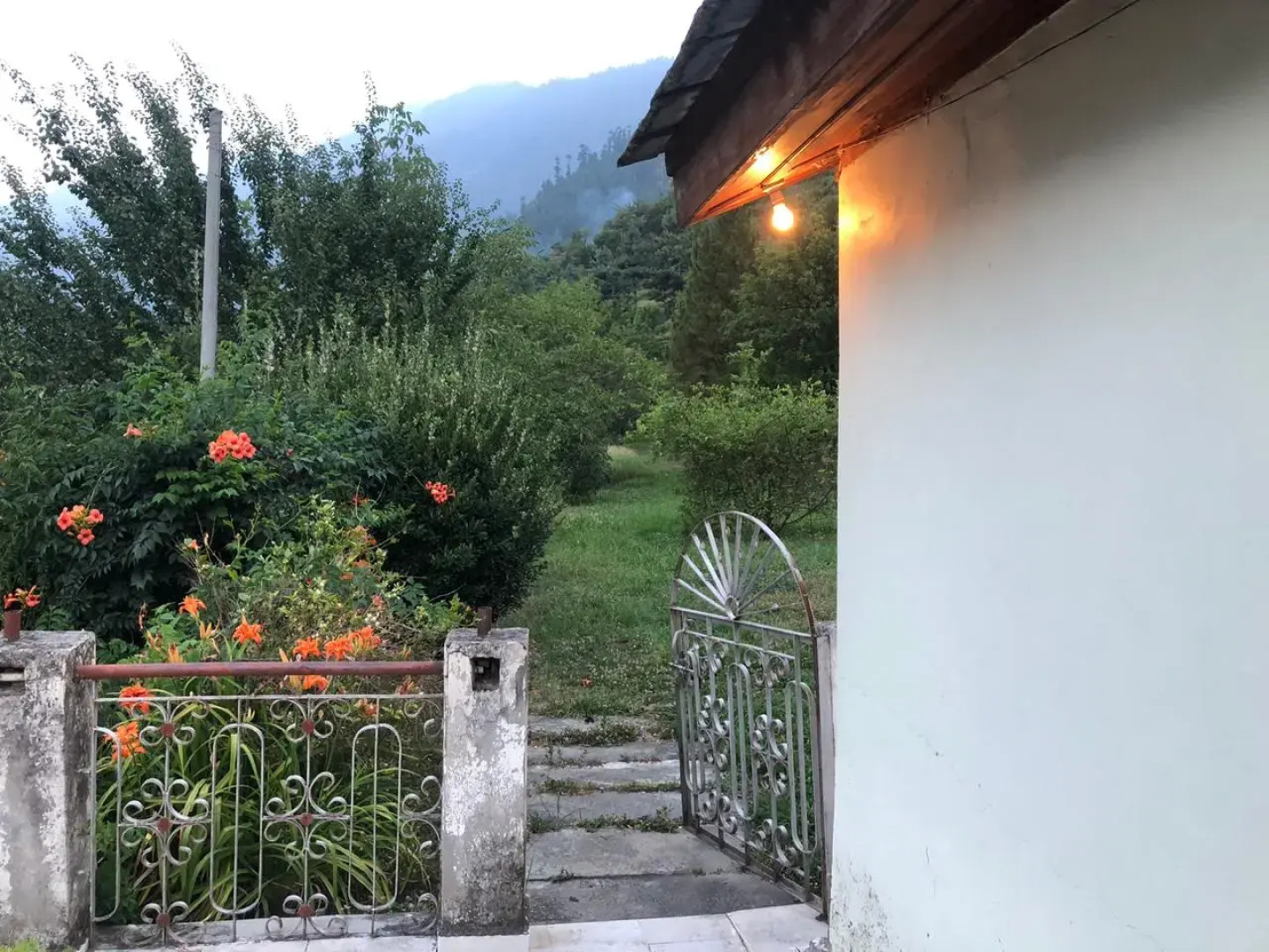 Barda Estate Tirthan Villa	