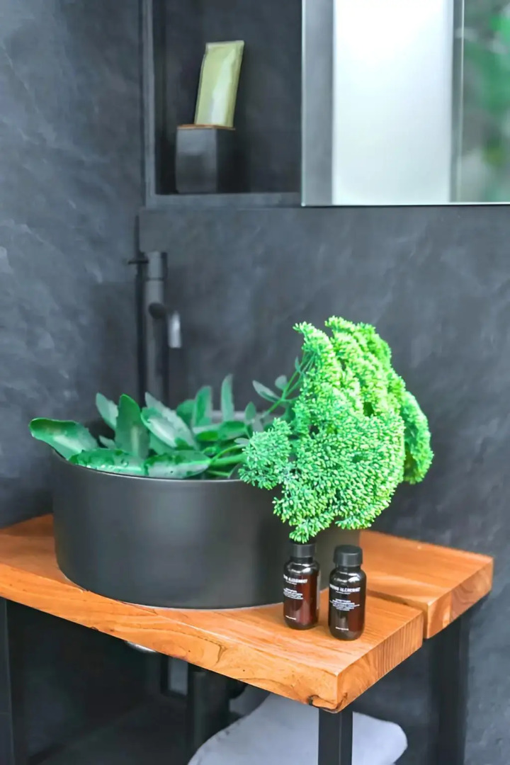 Частный Дом на Берегу Реки с Авторским Дизайном