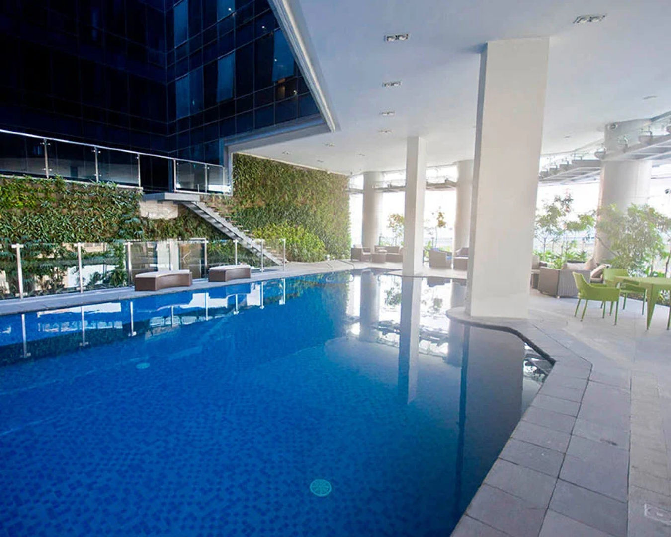 Отель Savoy Hotel Manila