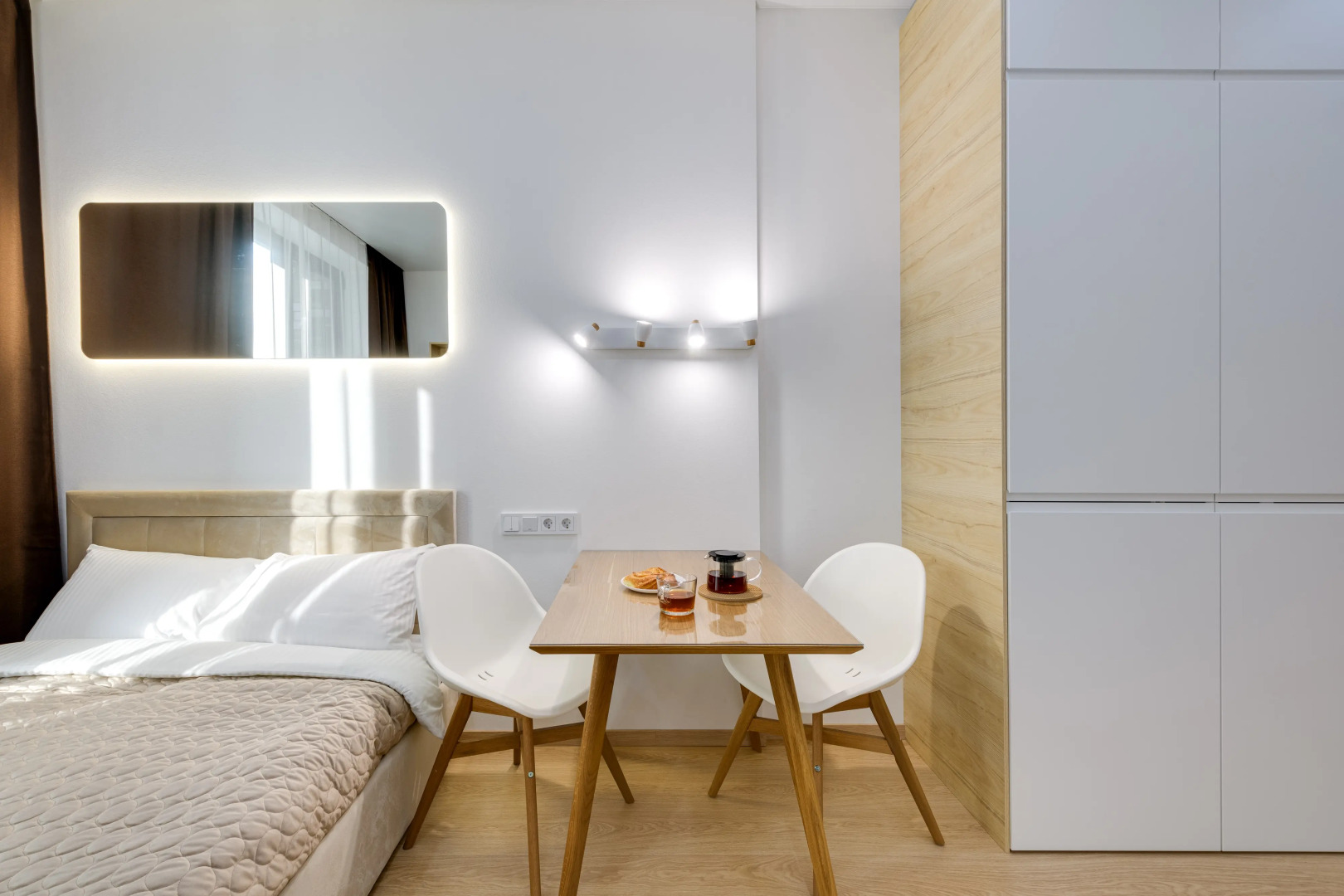 Студия в небоскребе, центр Москвы