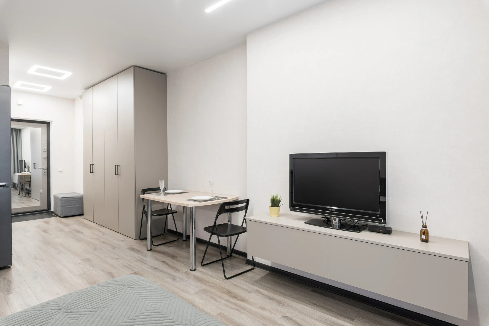 Апартаменты Apart+ Теслы 24 black