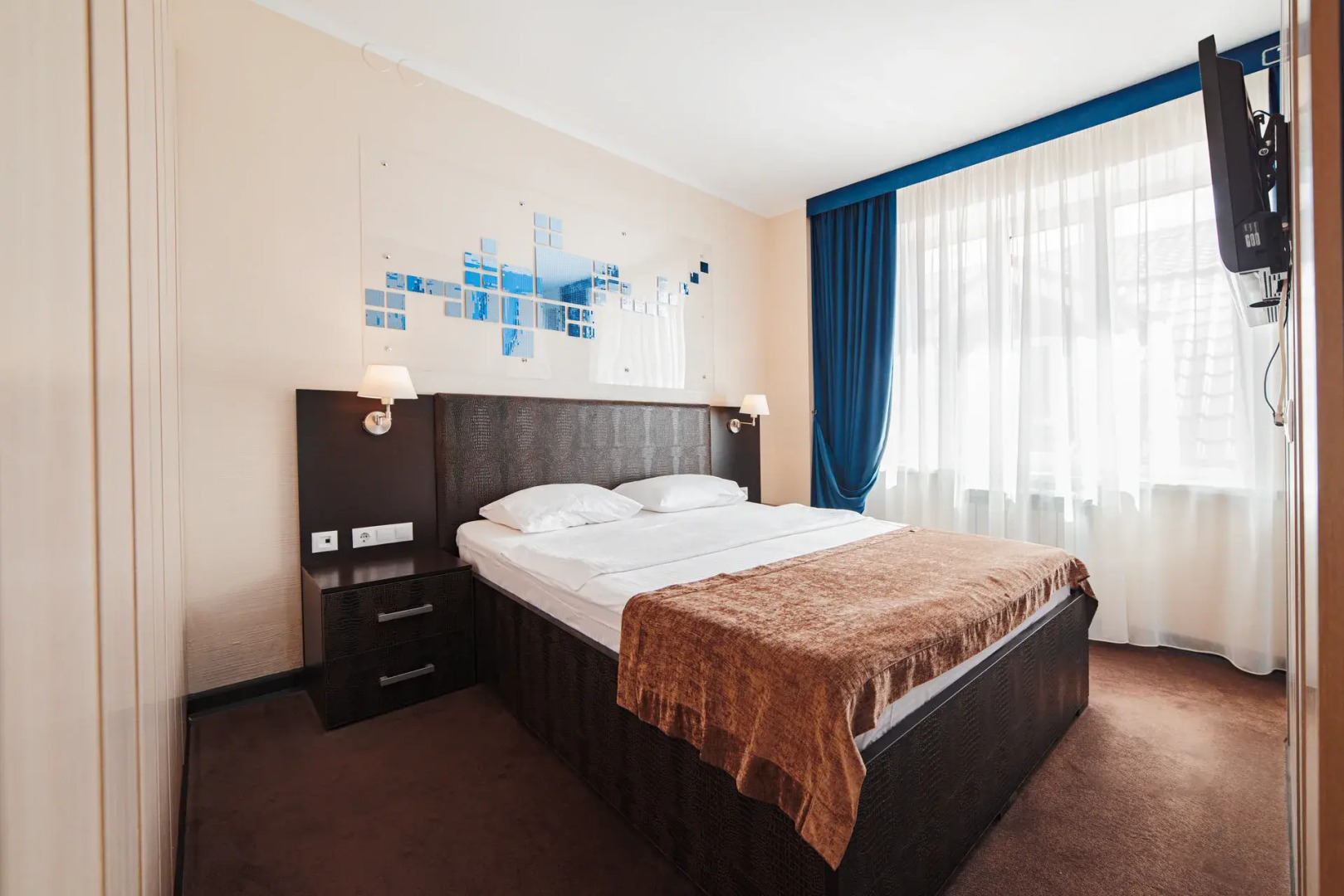 Отель Shato City