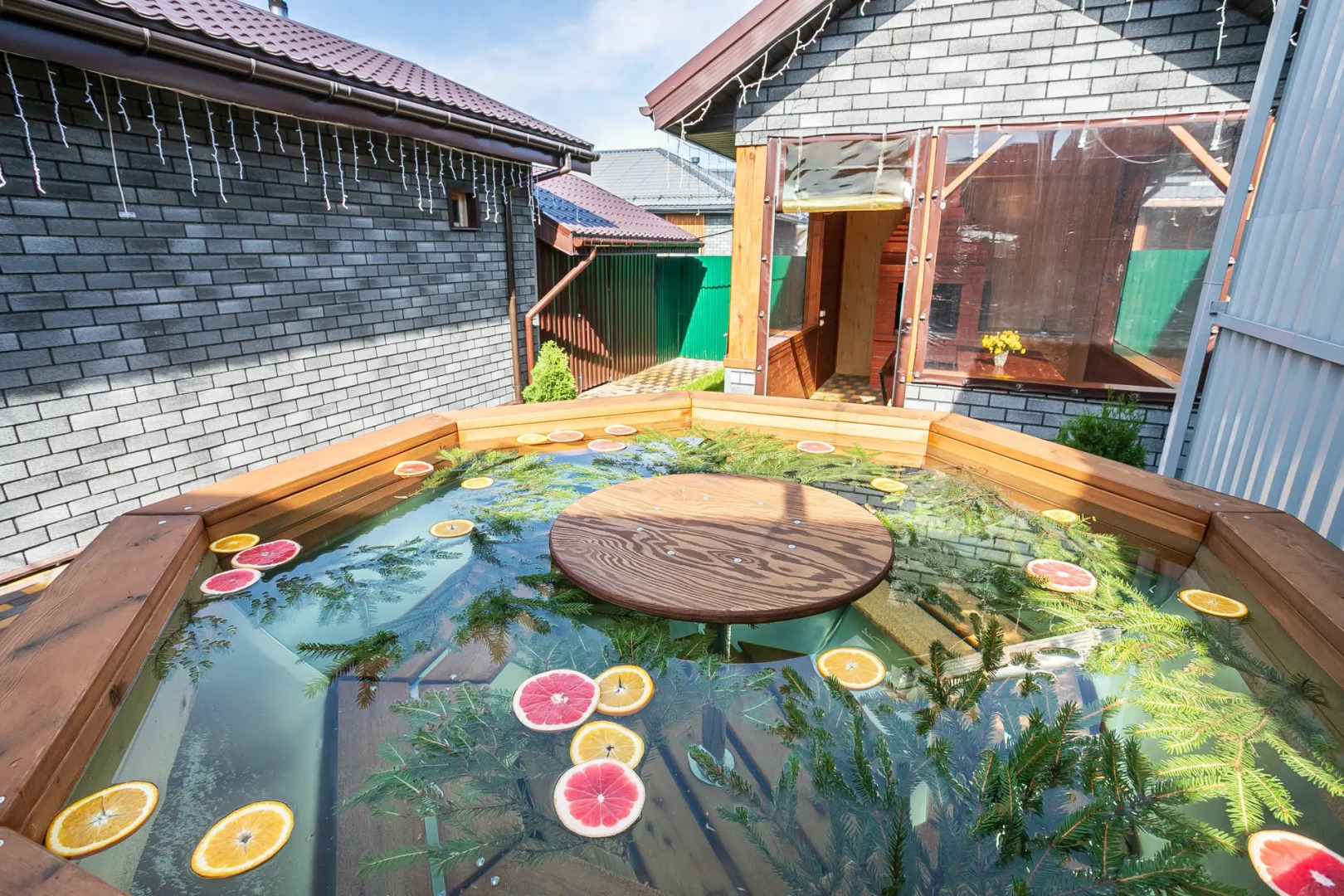 Частный дом с русской баней и банным чаном