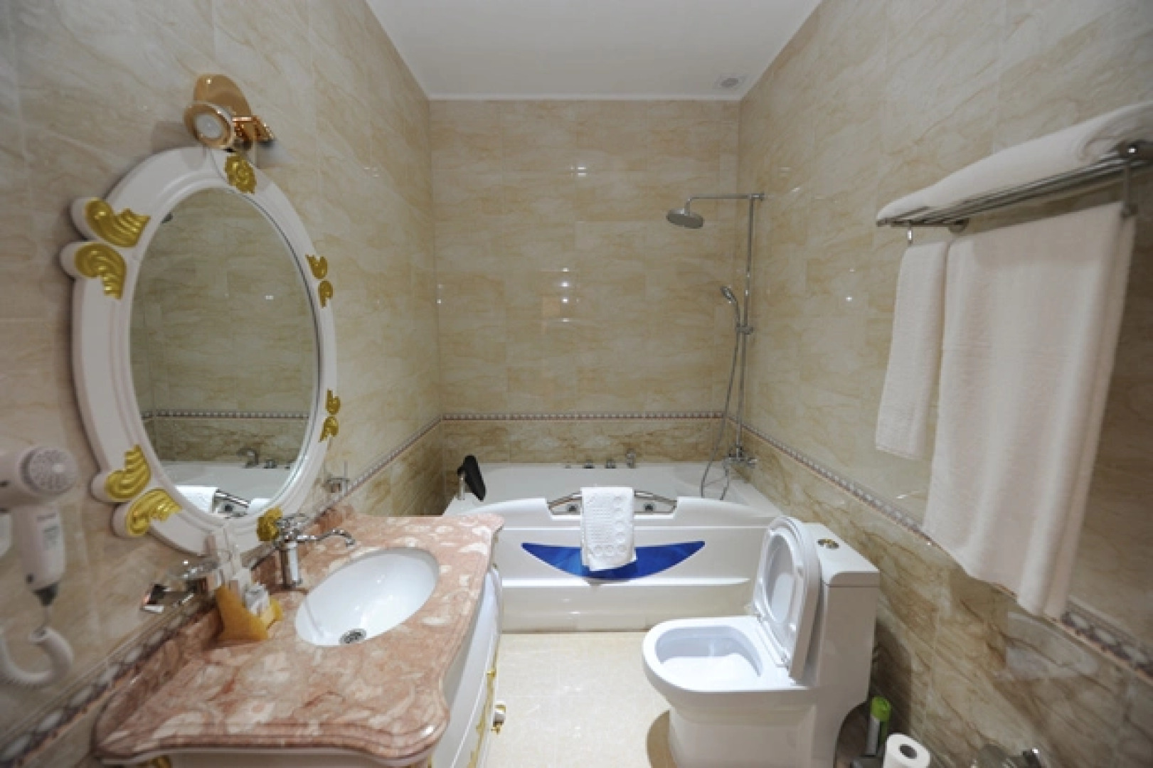 Отель Эдельвейс