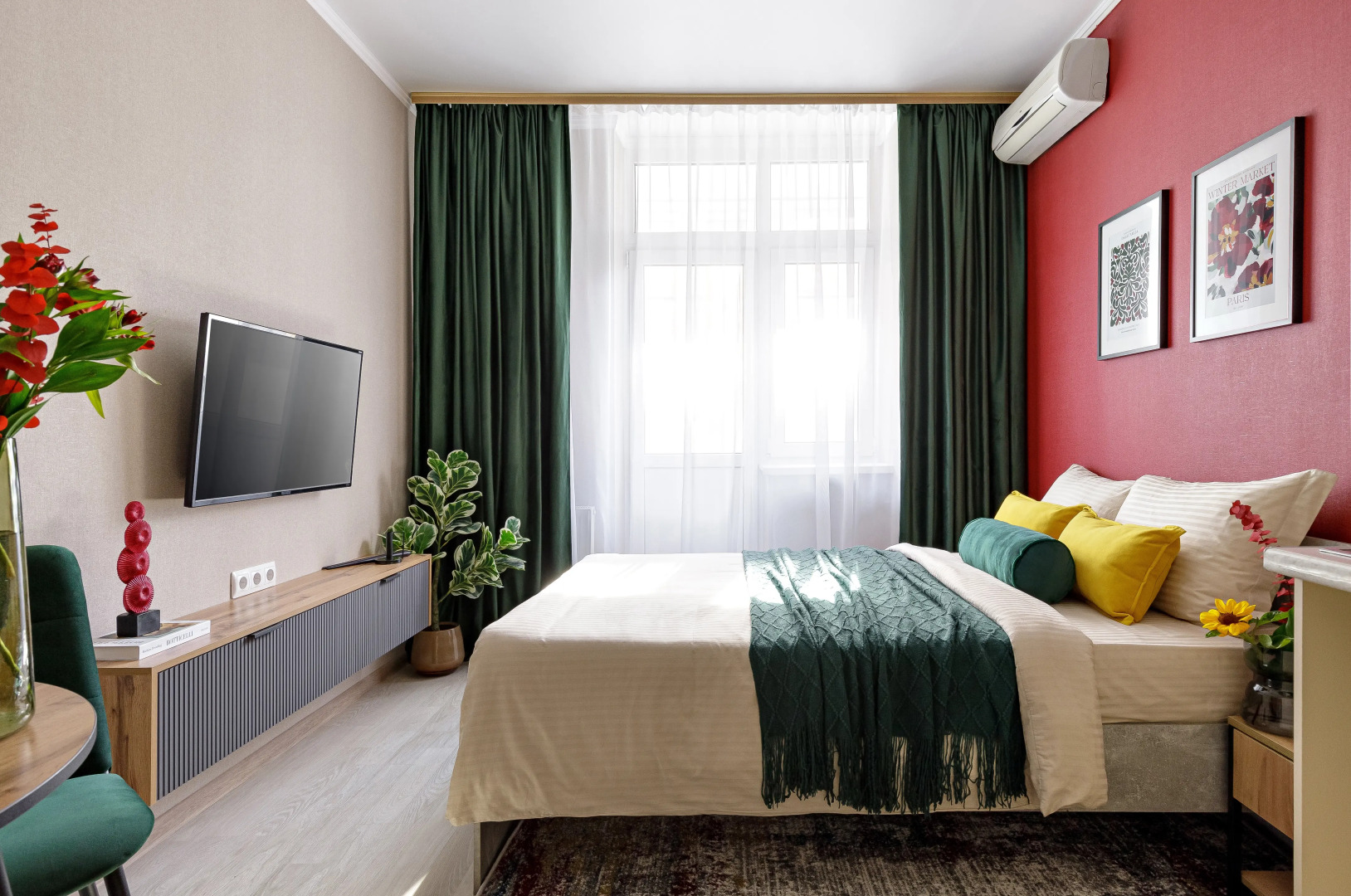 Апартаменты Студия у Парка Галицкого с Парковкой и Круглосуточным Заселением