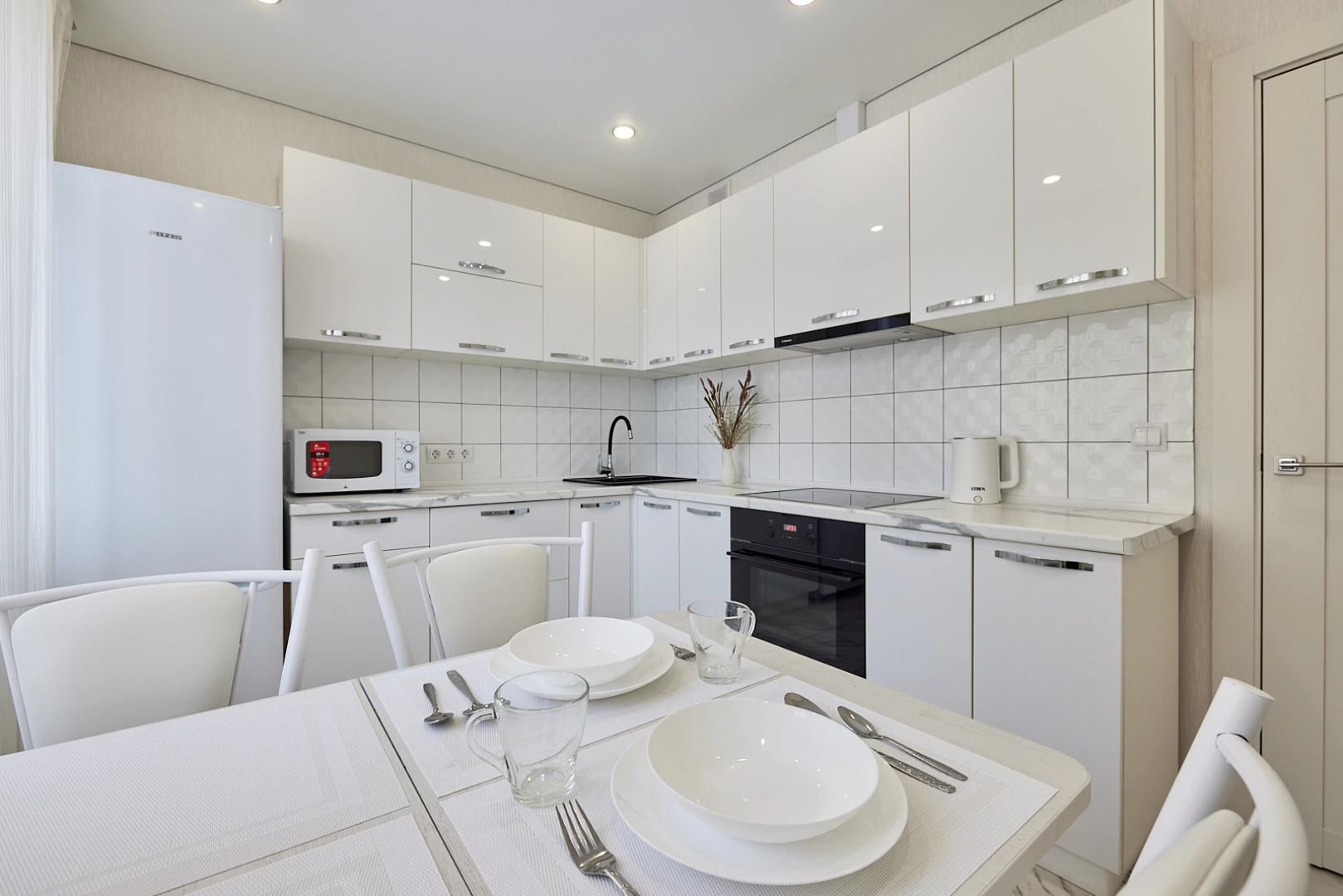 Апартаменты 2-х комнатные около Меги