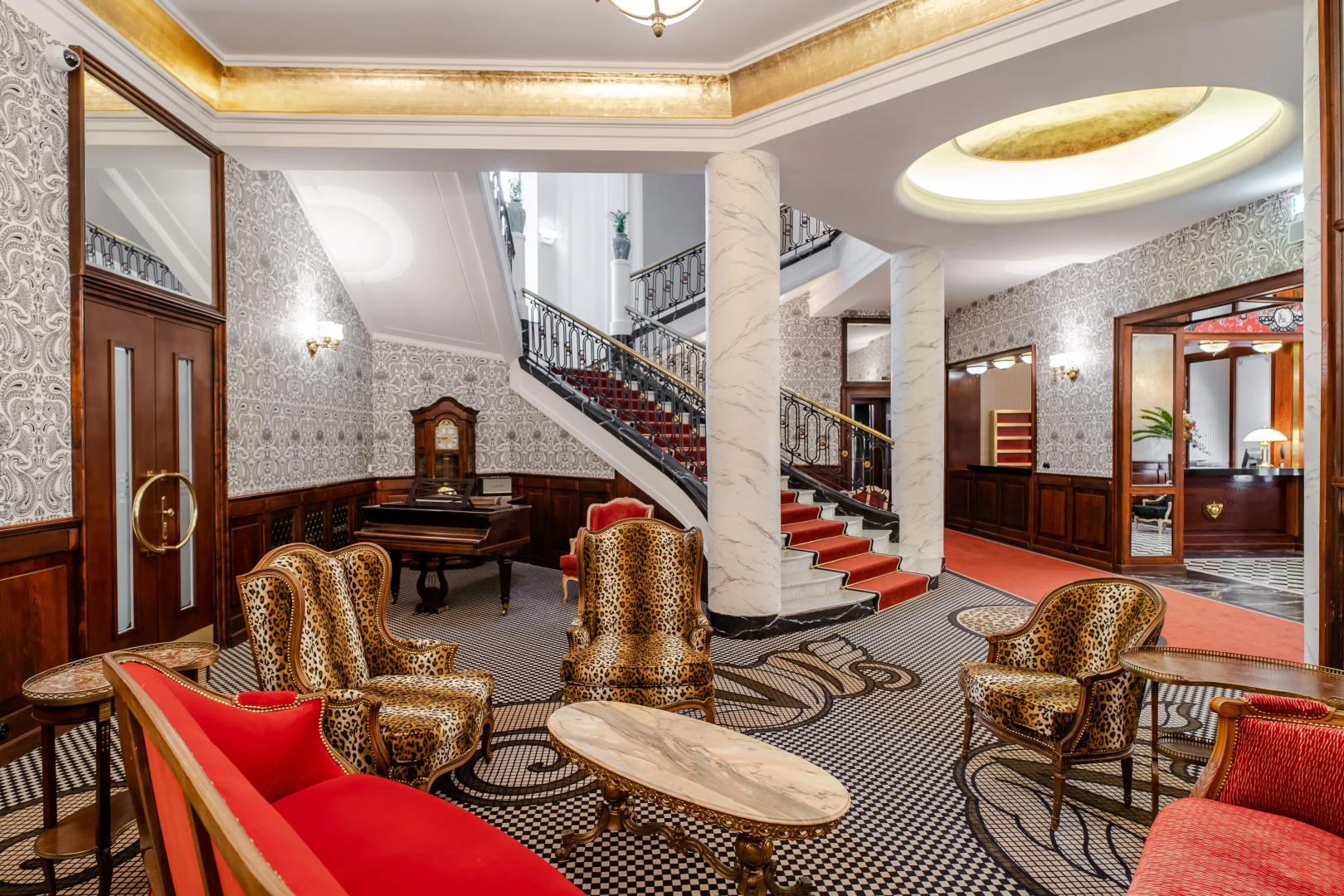 Отель H15 Francuski Hotel