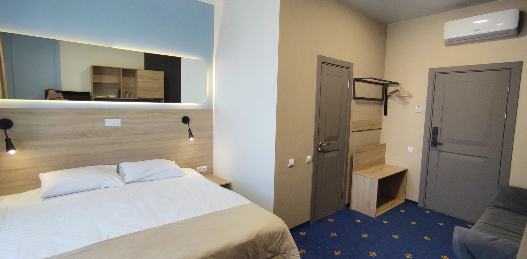 Отель Комплекс апартаментов Добролюбов