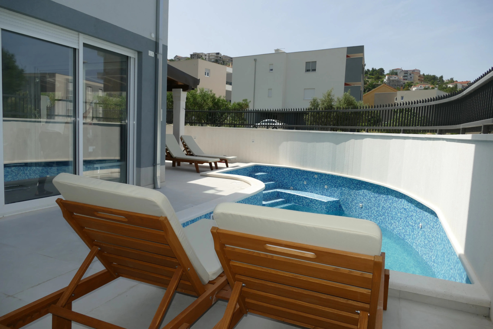 Вилла Urban Villa With Pool