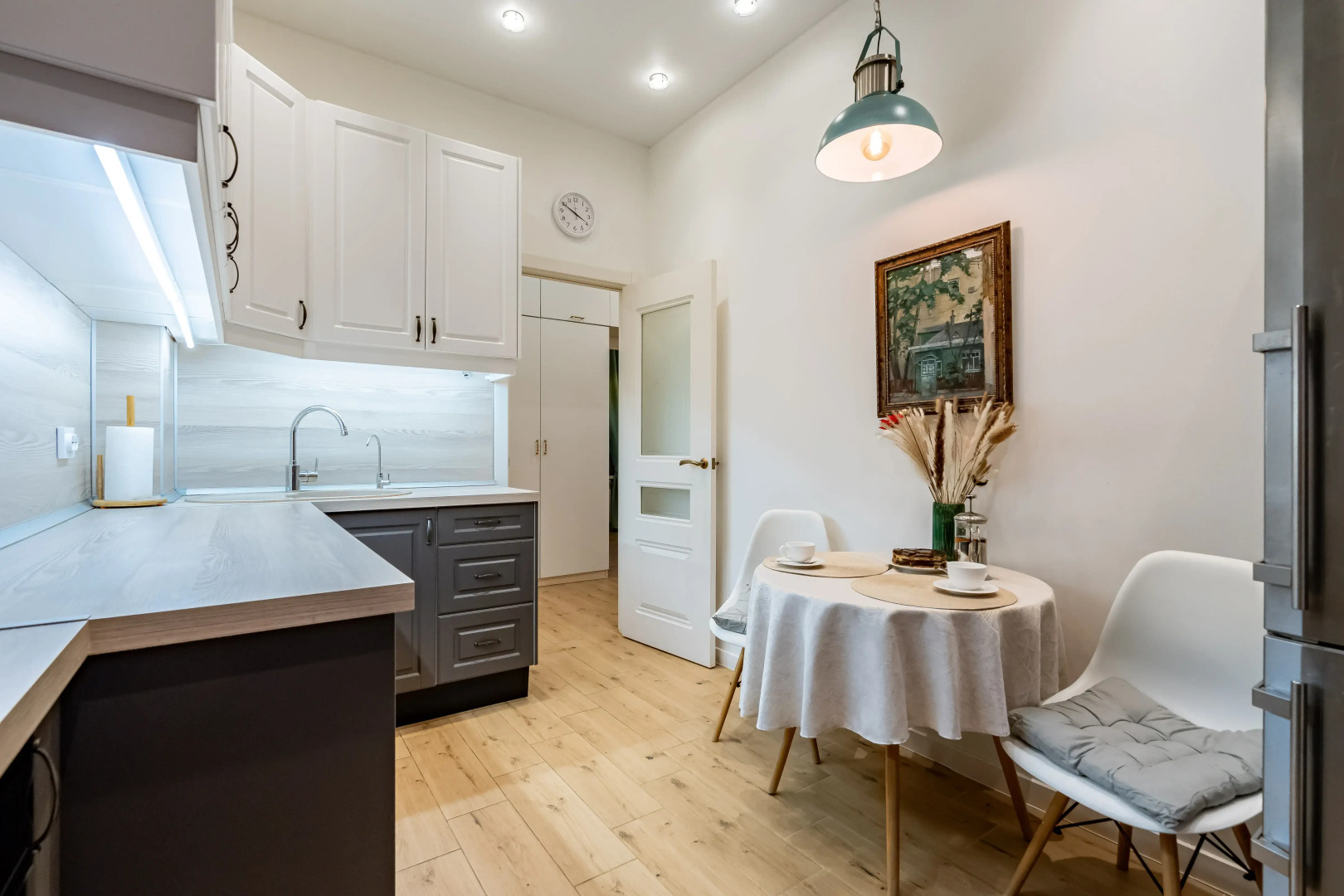 Апартаменты Sergeew Apartments 3-х комнатный Делюкс на Набережной Макарова