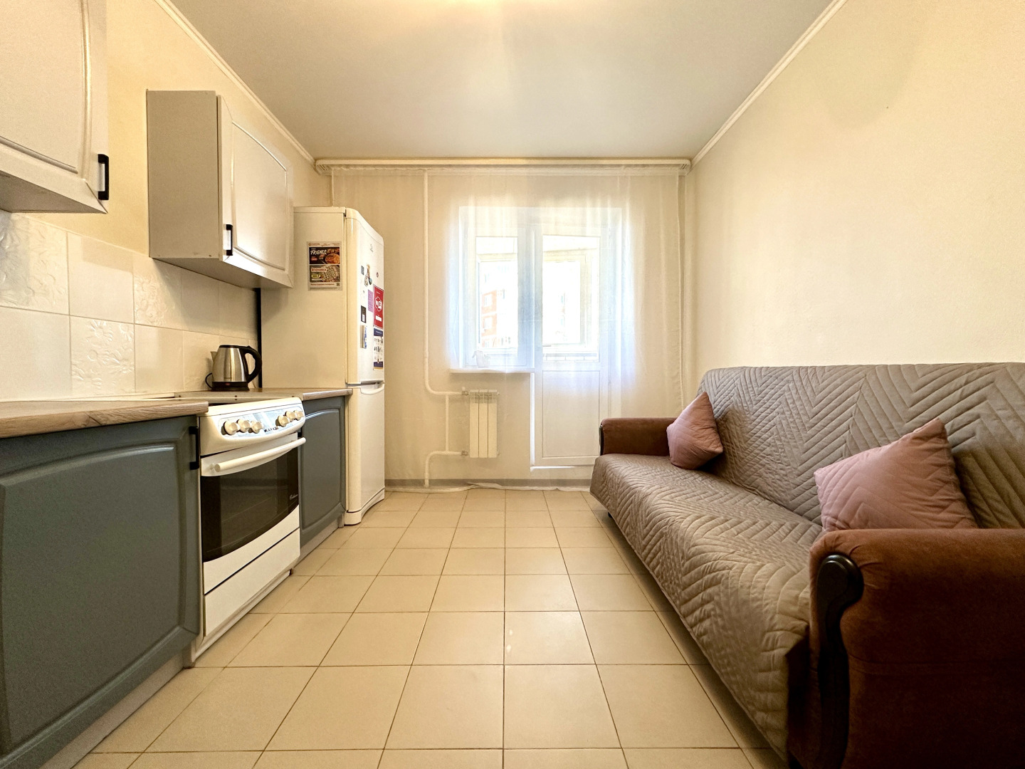 Сакура рядом ТЦ Кристалл