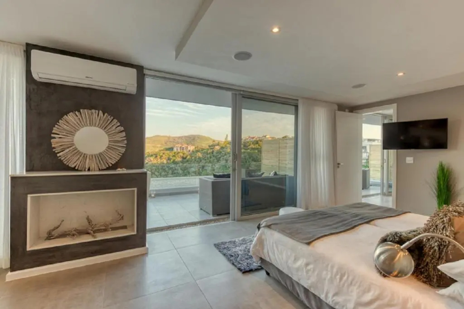 Отель Crown on the heads