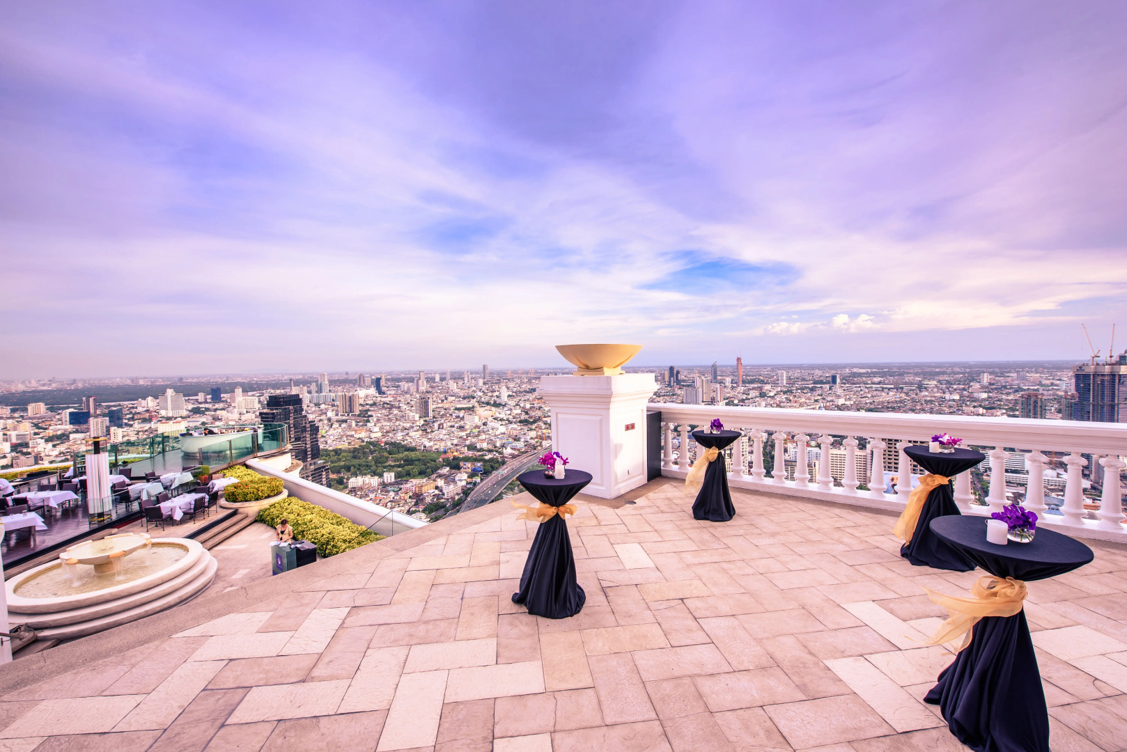 Отель Tower Club at lebua