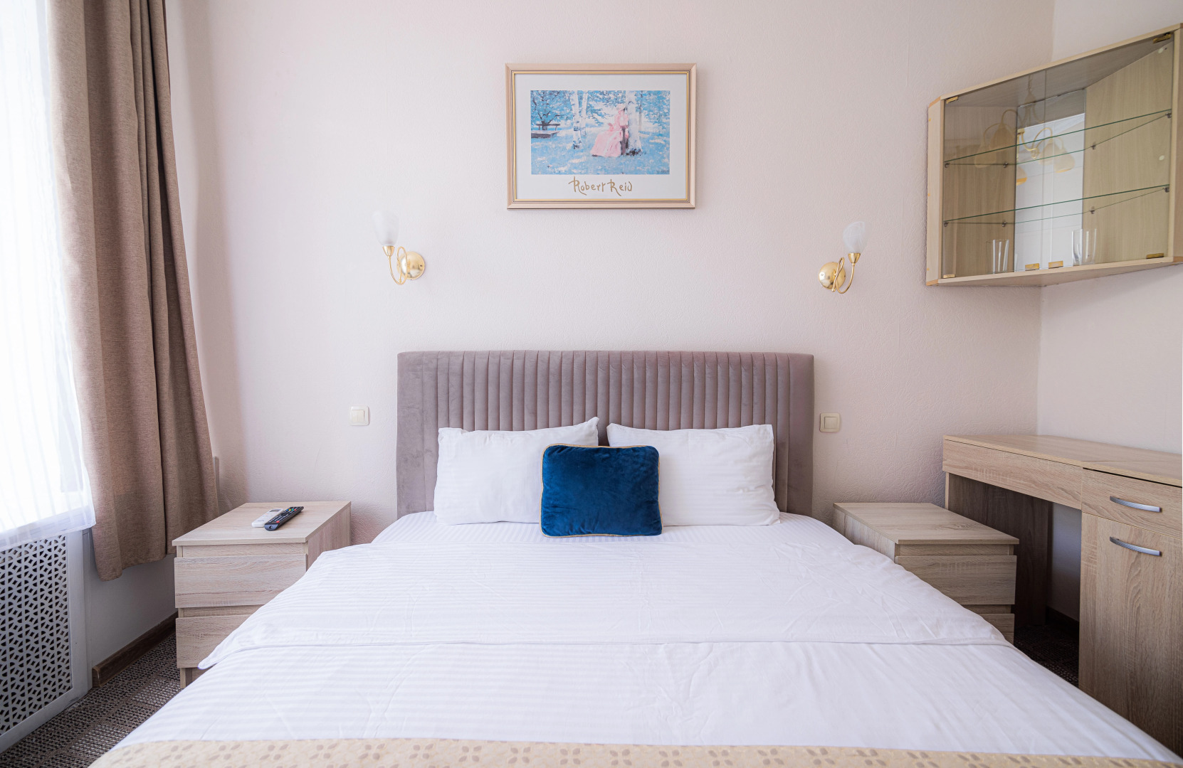 Отель Ист-Вест