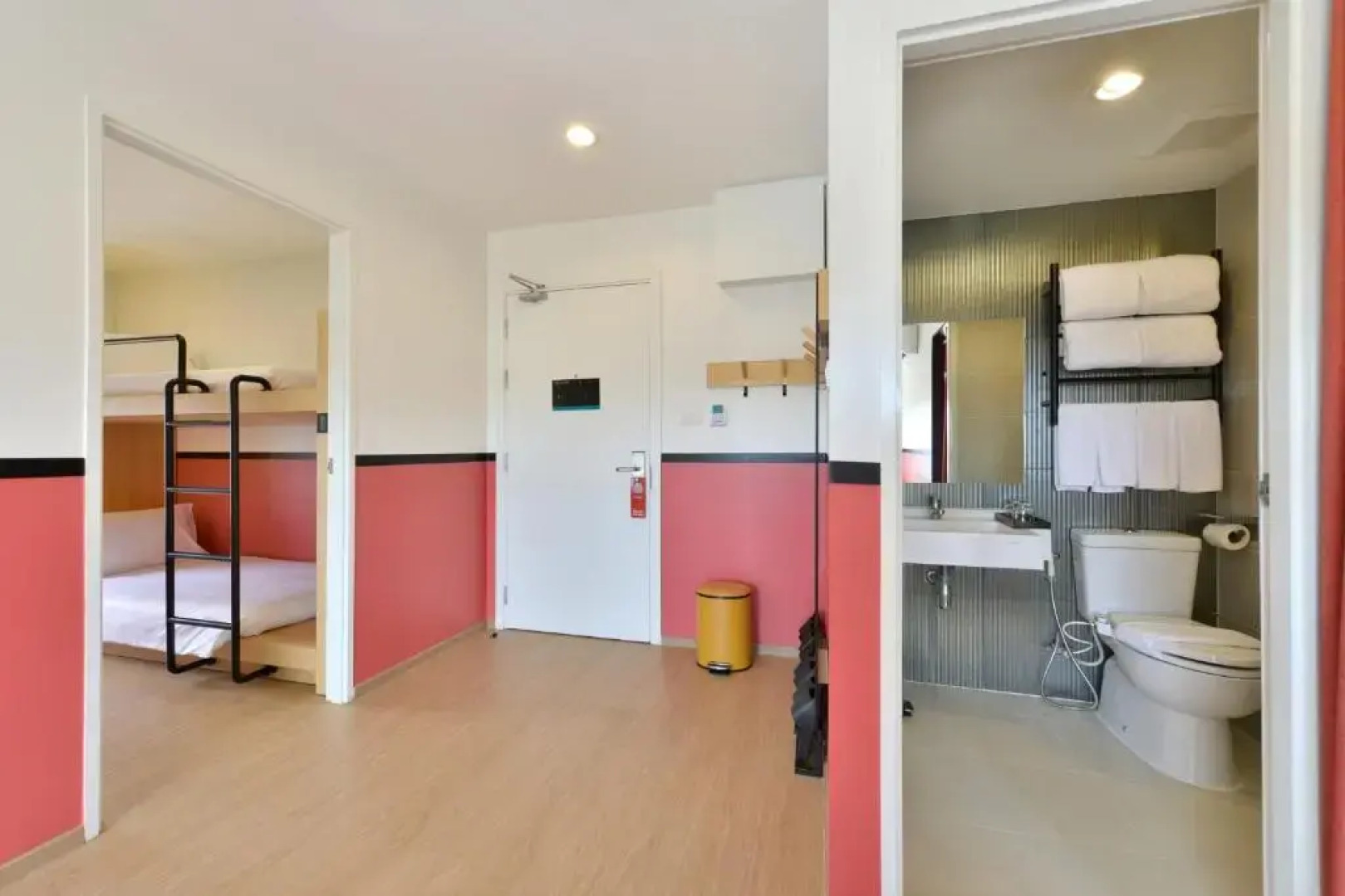 Отель The Grass Serviced Suites