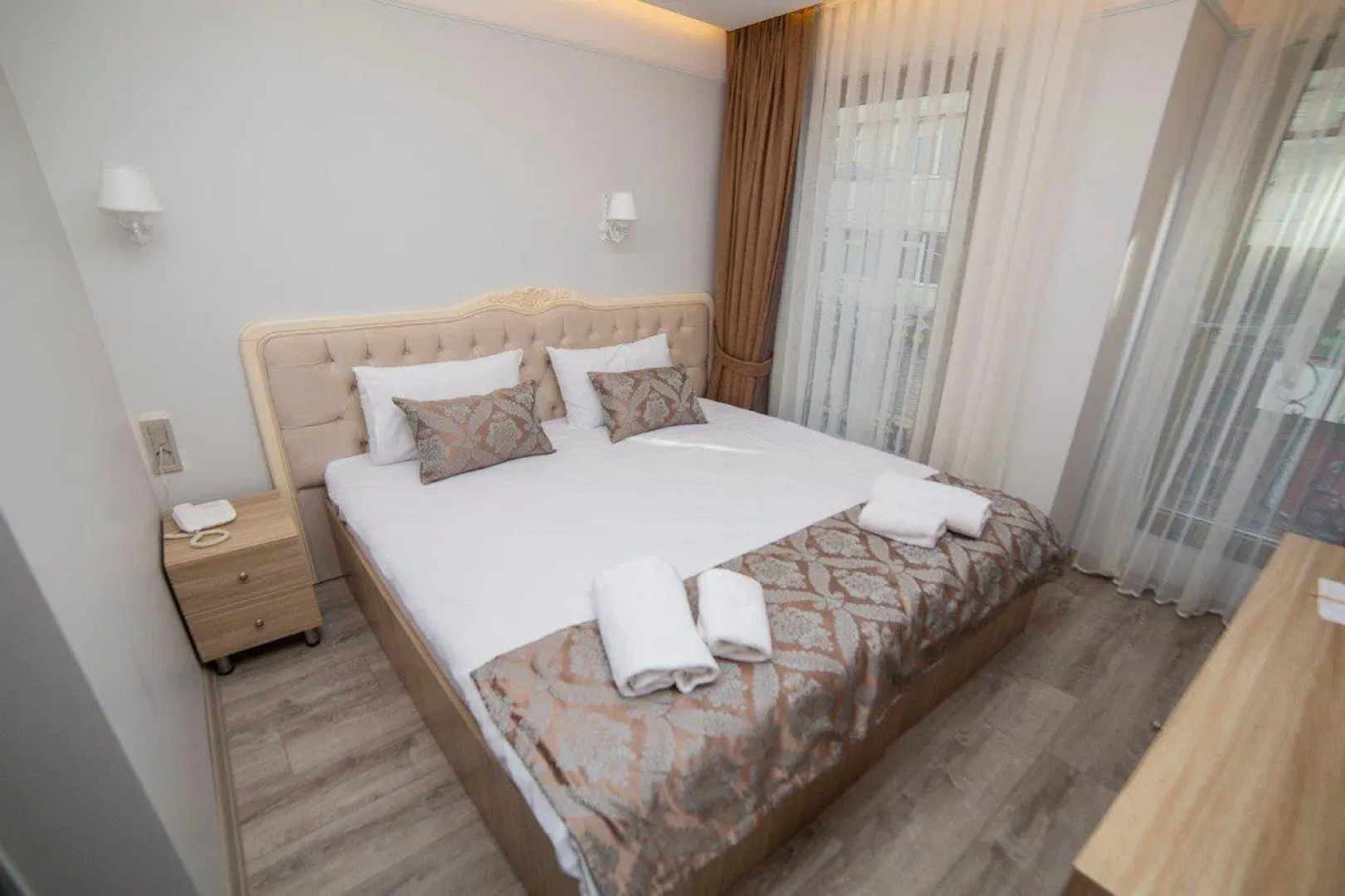 Отель HHK Hotel Downtown