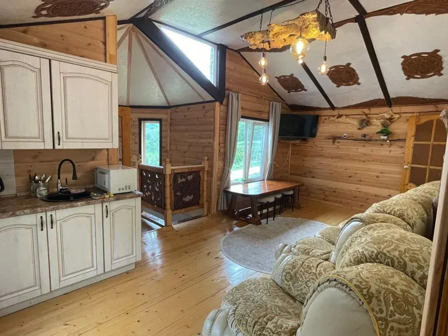 Частный дом двухэтажный коттедж